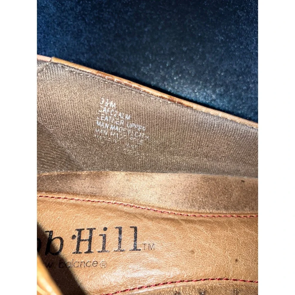 Cobb Hill by New Balance preowned typical